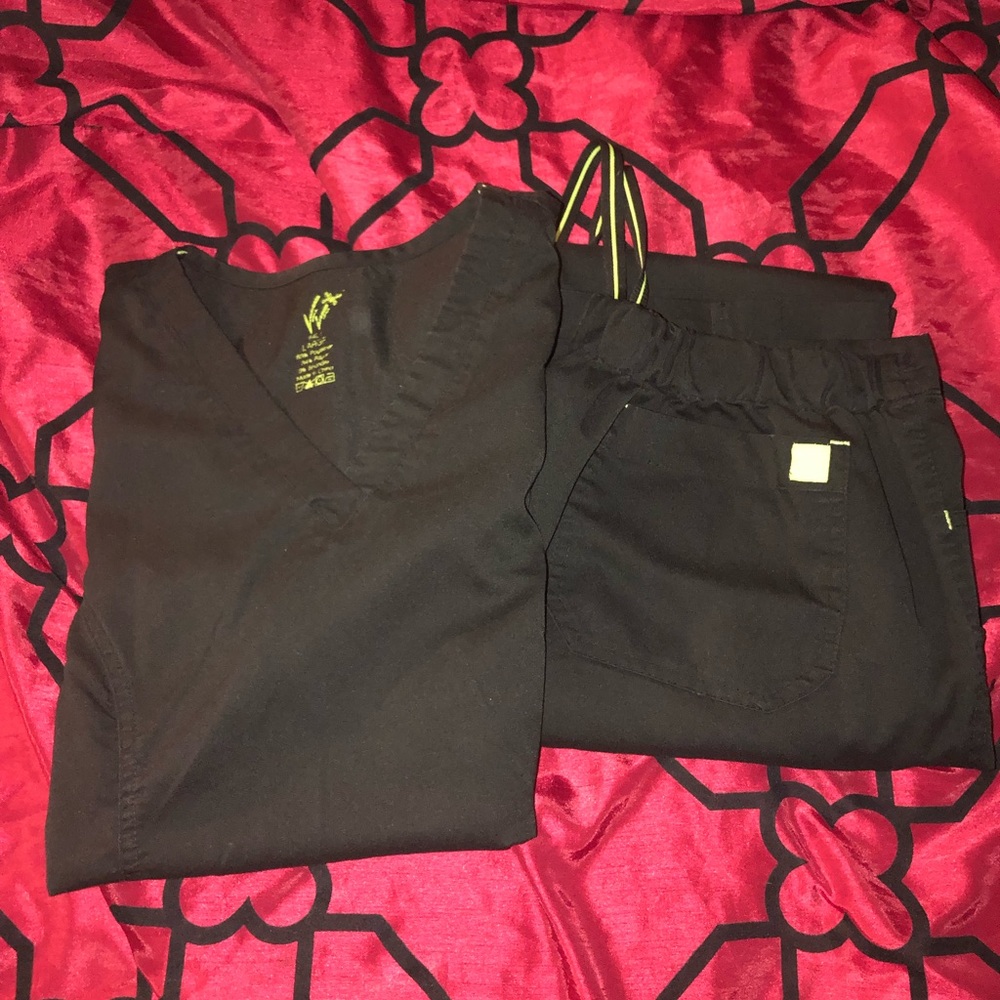 Scrub set